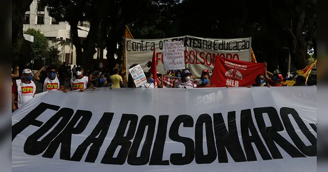 Imagem ilustrativa da notícia Bolsonaro zomba de protestos: "faltou maconha"