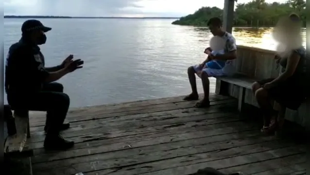 Imagem ilustrativa da notícia Inconformado com ex, homem ameaça jogar filho da ponte