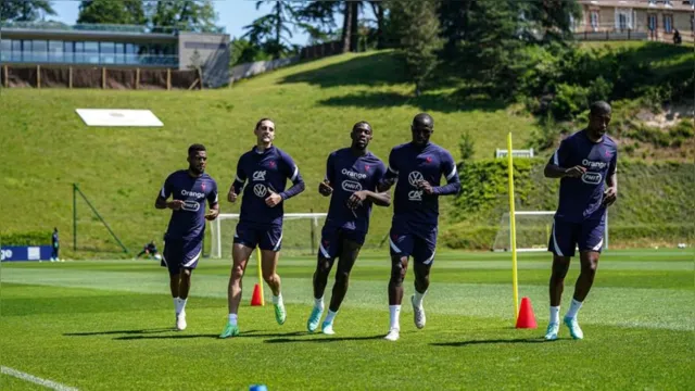 Imagem ilustrativa da notícia Vídeo: França treina para estreia na Eurocopa