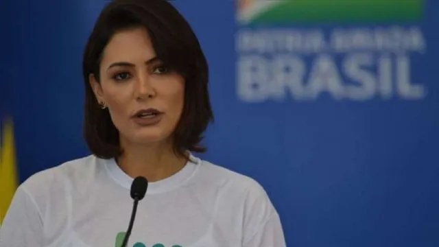 Imagem ilustrativa da notícia Irmão de Michelle recebe R$ 13,5 mil de salário no Senado