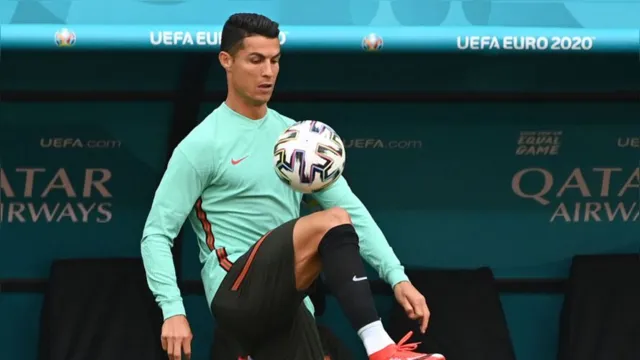 Imagem ilustrativa da notícia Vídeo: CR7 lidera Portugal na estreia da Eurocopa