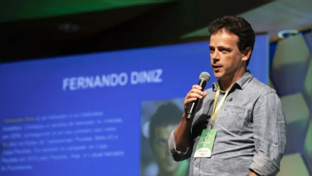 Imagem ilustrativa da notícia Fernando Diniz é confirmado como técnico do Santos