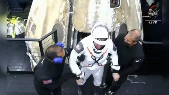 Imagem ilustrativa da notícia Astronautas voltam à Terra após quase 6 meses do espaço