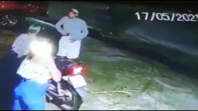 Imagem ilustrativa da notícia Vídeo: bandidos armados roubam moto em Castanhal