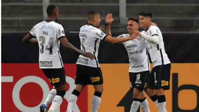 Imagem ilustrativa da notícia Corinthians goleia equipe peruana; veja os gols! 