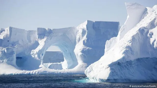 Imagem ilustrativa da notícia Maior iceberg do mundo se desprende na Antártica