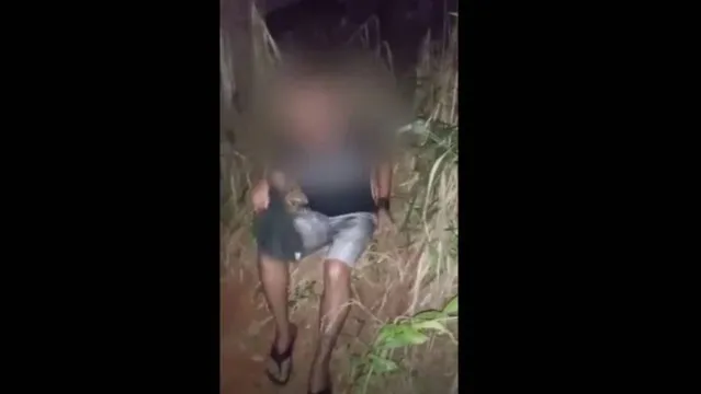 Imagem ilustrativa da notícia Vídeo mostra jovem sendo assassinado pelo Comando Vermelho