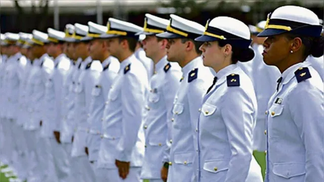Imagem ilustrativa da notícia Concurso da Marinha oferta salário inicial de R$ 9 mil