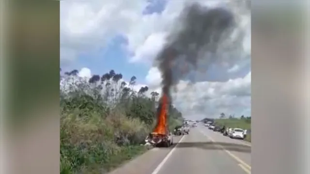 Imagem ilustrativa da notícia Vídeo: duas pessoas morrem em acidente na BR-010