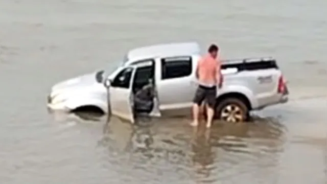 Imagem ilustrativa da notícia Salinas: carro de família é engolido pelo mar