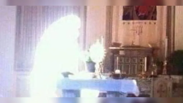 Imagem ilustrativa da notícia Aparição de "Mulher de luz" é captada em Igreja 