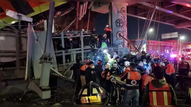 Imagem ilustrativa da notícia 23 mortes: viaduto desaba com vagões de metrô no México 