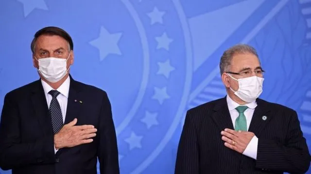 Imagem ilustrativa da notícia Covid: uso de máscara gera crise entre Bolsonaro e Queiroga