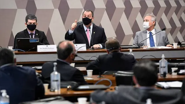 Imagem ilustrativa da notícia Tumulto e convocação de ex-ministros marcam sessão na Câmara