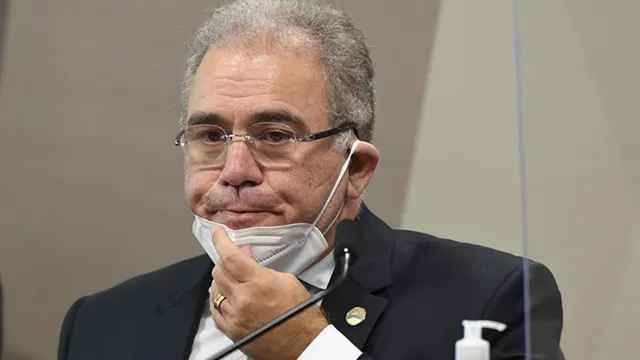 Imagem ilustrativa da notícia Ministro
se omite sobre Bolsonaro na pandemia e irrita CPI