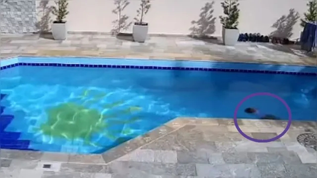 Imagem ilustrativa da notícia Bebê se desequilibra, cai em piscina e sobrevive. Veja!