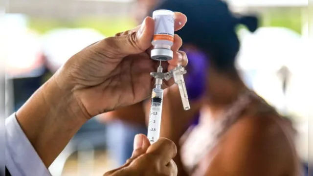 Imagem ilustrativa da notícia Começa vacinação para pessoas entre 50 e 53 em Ananindeua