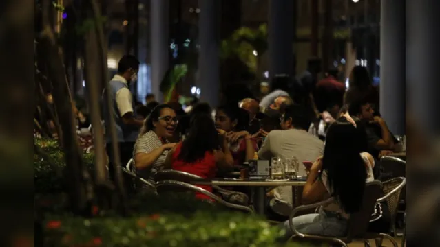 Imagem ilustrativa da notícia Bares
e restaurantes voltam a funcionar até 1h em Belém