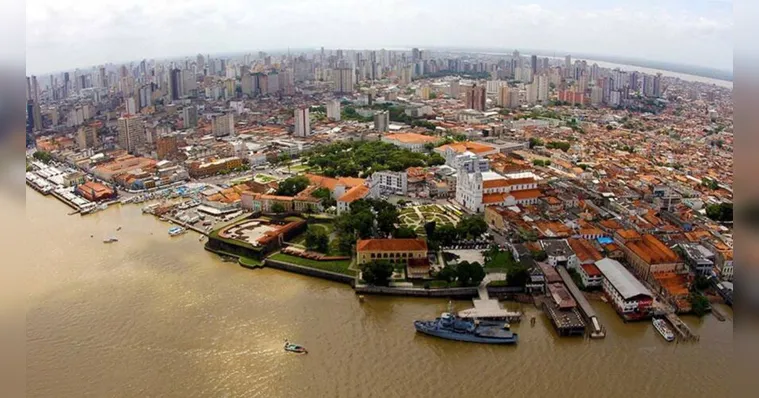 Imagem ilustrativa da notícia Câmara adia votação de projeto que libera atacadões na orla