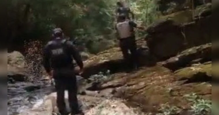 Imagem ilustrativa da notícia Vídeo mostra troca de tiro entre serial killer e policiais