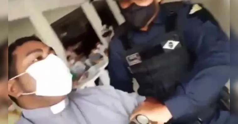 Imagem ilustrativa da notícia Vídeo: padre acusa enfermeira de não querer vaciná-lo