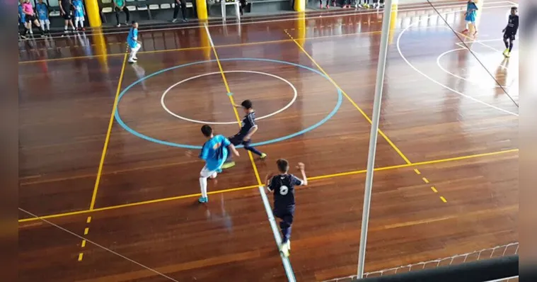 Imagem ilustrativa da notícia Confusão acaba suspendendo semifinais do Torneio de Futsal