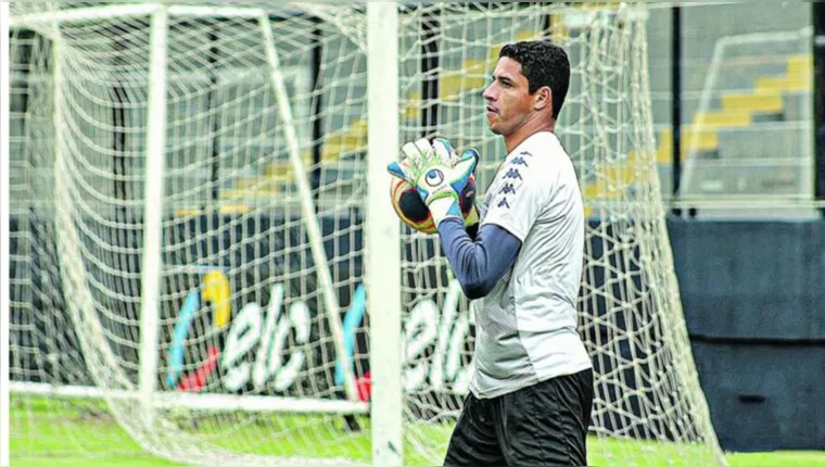Imagem ilustrativa da notícia Vinicius critica arbitragem após empate contra o Náutico