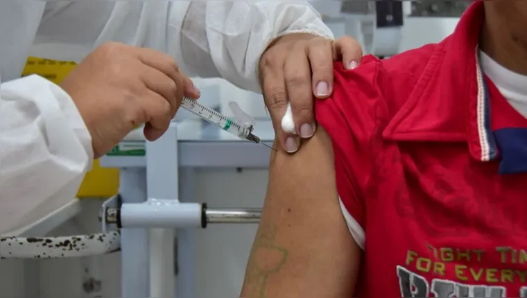 Imagem ilustrativa da notícia Profissionais de Enfermagem recebem segunda dose de vacina