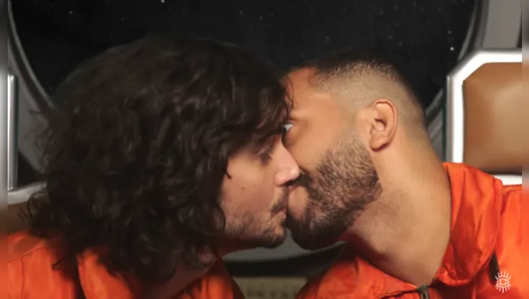 Imagem ilustrativa da notícia Novo clipe de Fiuk tem beijo com Gil e autorização de Lumena