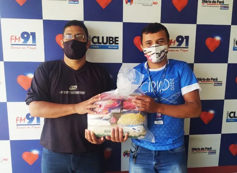 O ouvinte Ronivaldo dos Santos Passos, do bairro Liberdade, ganhou uma cesta de alimentos na promoção Placar do Jogo da Rádio Clube
