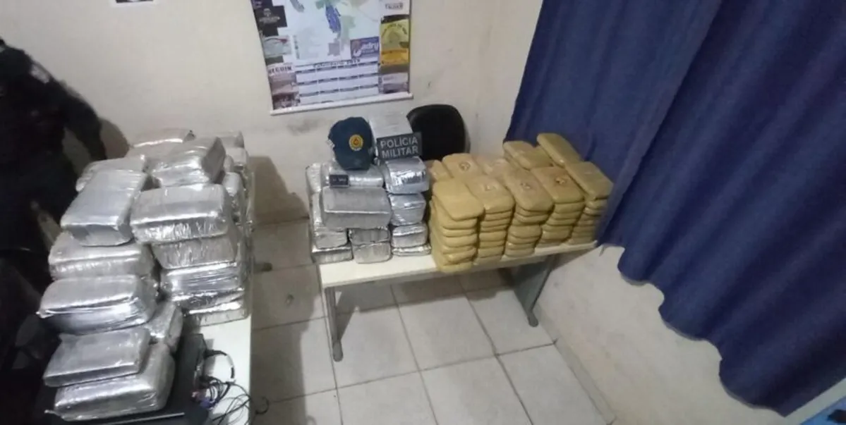 Imagem ilustrativa da notícia Polícia apreende 250 quilos de drogas em carro abandonado