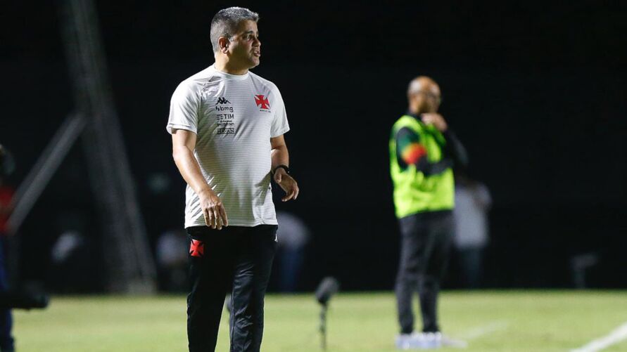Marcelo Cabo deixa o clube perto do G4 da Série B