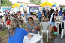 Dona Maria do Rosário, moradora da Vila São Bento, fez uma consulta e comemorou a chegada do comando médico da prefeitura.