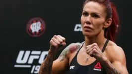 Cris Cyborg resolveu se posicionar em defesa das mulheres nas redes sociais