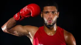 Hebert Conceição vence por decisão dos juízes e avança às quartas do boxe
