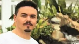 Roberto é homossexual, não é visto desde o último dia 1º.