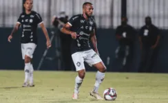 Arthur vem mostrando bom futebol e boa parte dos torcedores o querem como titular no Leão.