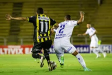 Lateral direito Leandro Silva, comemora o primeiro gol realizado com a camisa 2 do Paysandu.