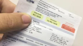 Esse aumento no custo da geração de energia é repassado para os consumidores por meio da bandeira tarifária, taxa extra aplicada à conta de luz.