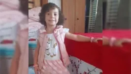A menina Ester de Oliveira Sigoli, de apenas 4 anos, foi atingida peito e não resistiu.