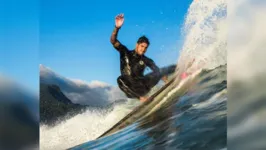 Imagem ilustrativa da notícia Olimpíadas: alerta de tufão deixa surfistas animados 