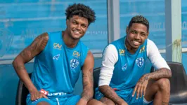 Luan Santos (à direita) quer dar vitória de presente para os pais que torcem para o Paysandu. 