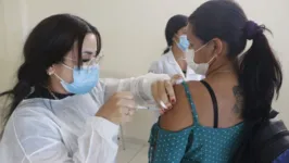 56% da população acima dos 16 anos já tomou ao menos uma dose da vacina contra o novo coronavírus em Marabá