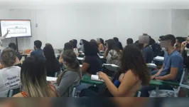 "Unama não para de matricular alunos, mesmo com as turmas lotadas", diz estudante
