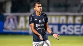 Romércio vem sendo o zagueiro mais regular da equipe na Série B do Brasileiro.