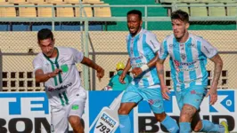 Bruno Paulista e Jhonatan [foto] poderão jogar contra o coral.