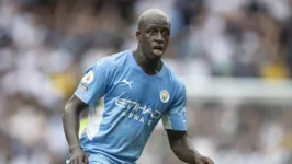 Mendy é acusado de estupro e violência sexual na Inglaterra.