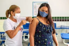 A ação ocorreu em 12 pontos de vacinação do município