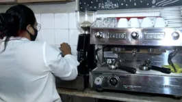 Nos supermercados, o café já é encontrado por R$20, em média