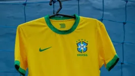 Ao contrário do Brasil, no futebol do exterior, o número aparece com muito mais frequência nas camisas de jogadores.